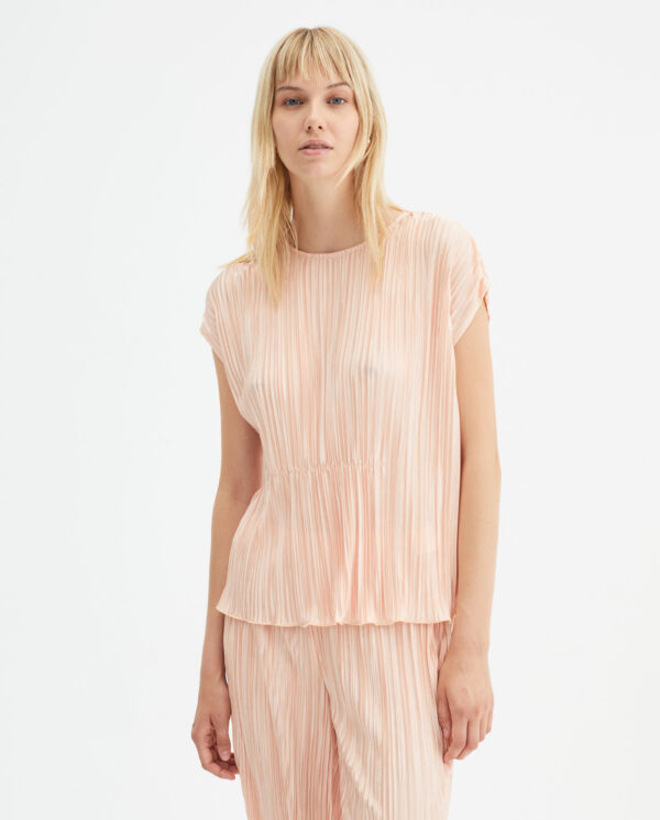 Pink pleated body with dropped shoulder