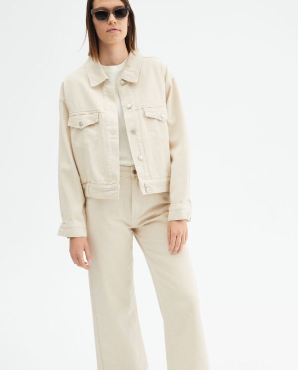 White cropped straight-cut jeans with five pockets