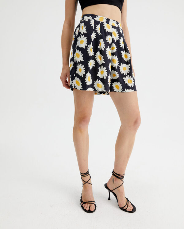 Floral print viscose LENZING™ ECOVERO™ shorts