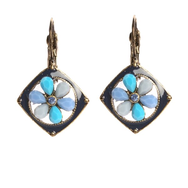 Middle earring