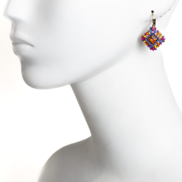 Middle earring