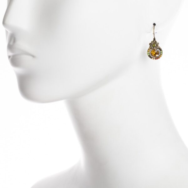 Middle earring