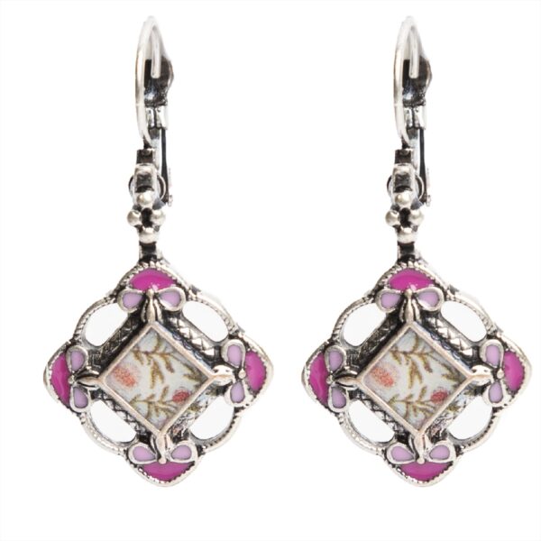 Middle earring