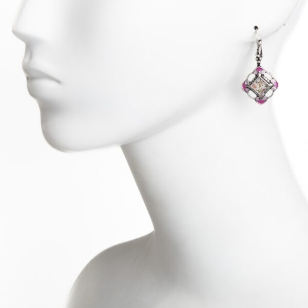 Middle earring