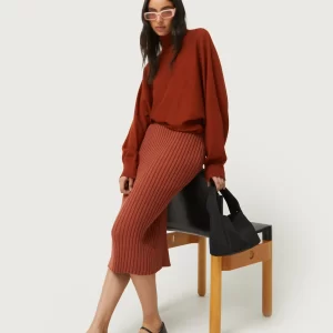Rusty brown knitted skirt