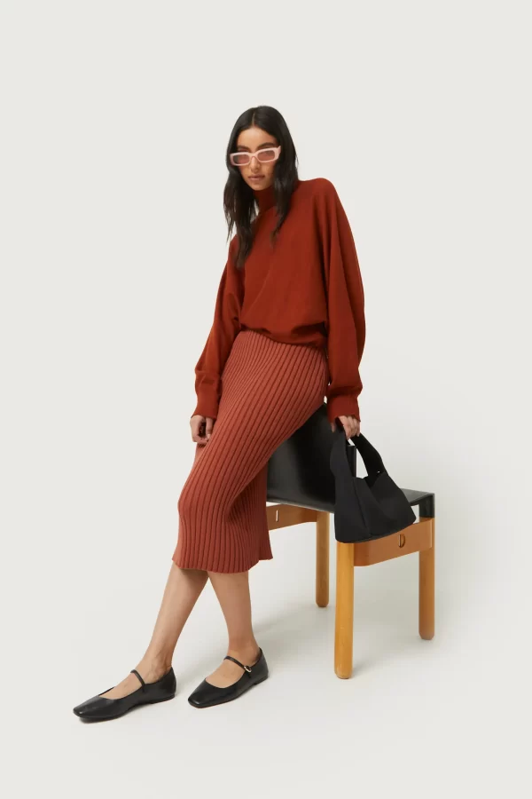 Rusty brown knitted skirt