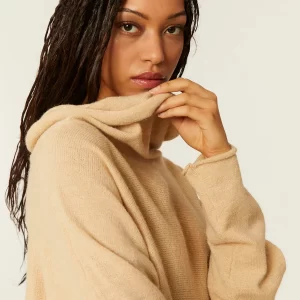 JERSEY CUELLO AMPLIO CREMA