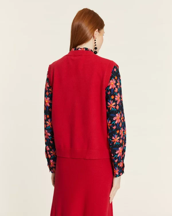 KNITTED VEST WITH RED HEART BUTTONS