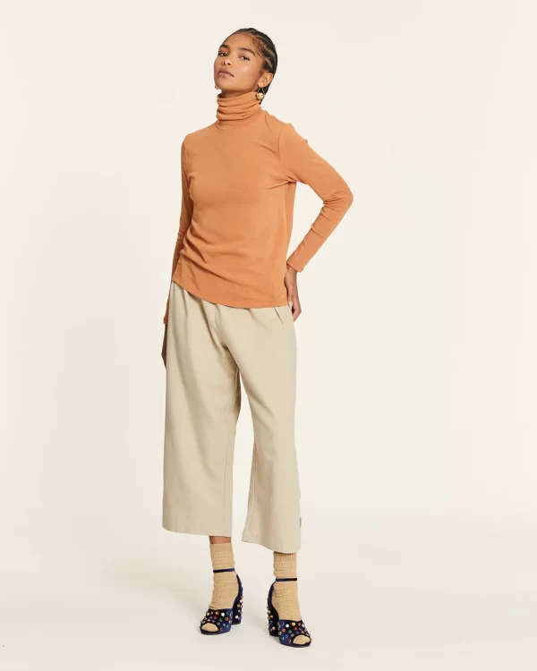 TOFFEE SWAN NECK KNIT TOP