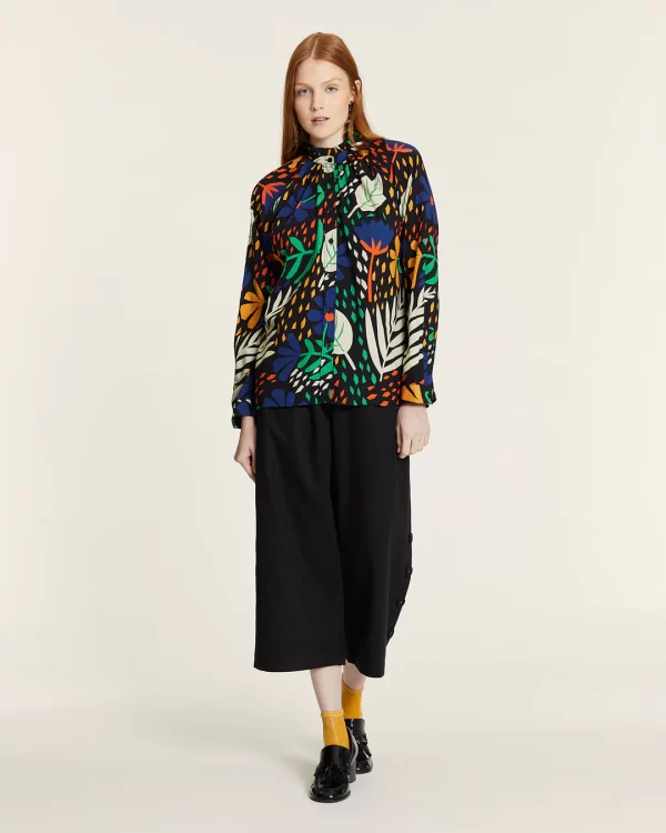 GARDEN HIGH NECK BLOUSE