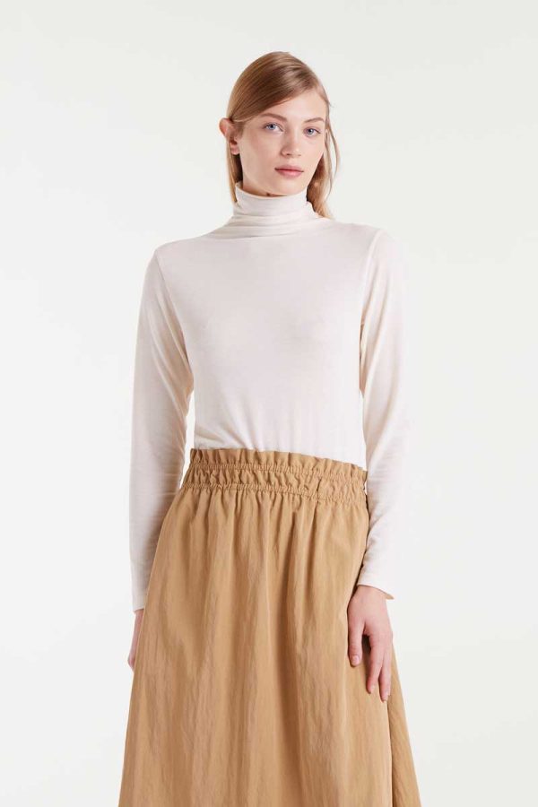 Camiseta cuello alto blanco