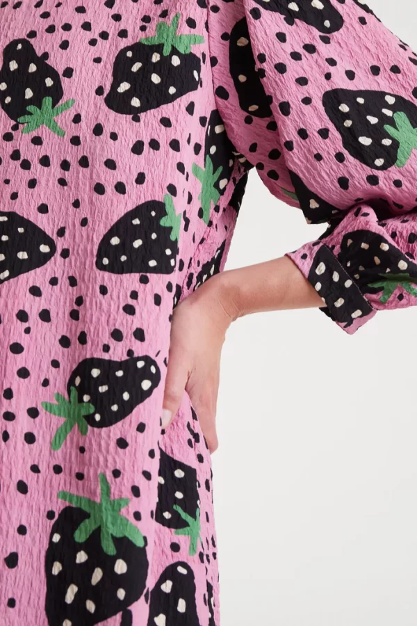 Short dress with Morango Big print
