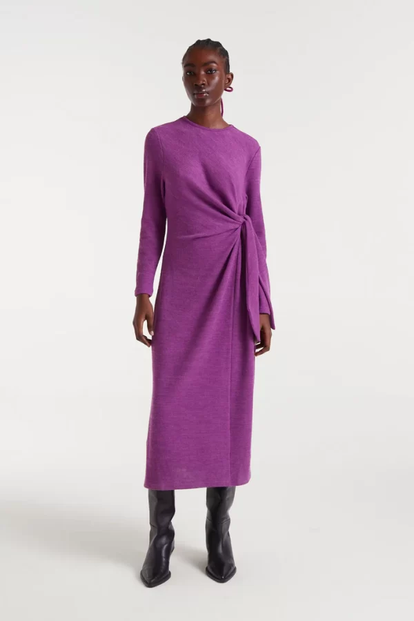 Long magenta ribbed knit dress