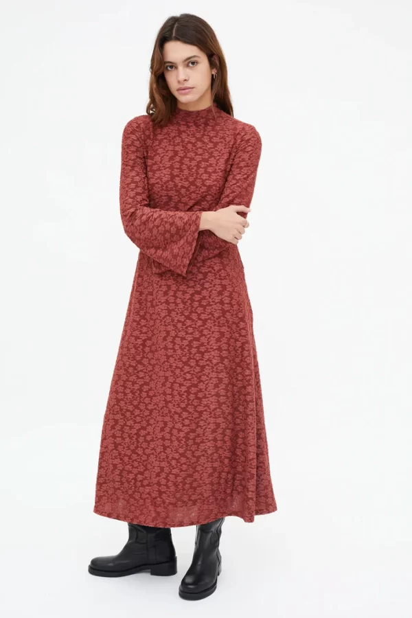Long dress with brown floral lace
